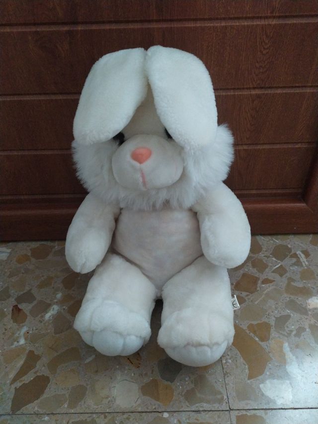 Conejo peluche