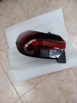 Piloto trasero izquierdo