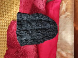 Cappello donna in lana nero