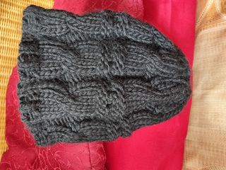 Cappello donna in lana nero