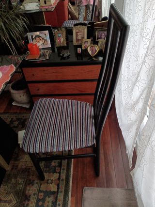 6 sillas de comedor, de madera en negras