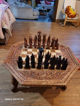 Ajedrez Balines en madera tallada a mano  450 €