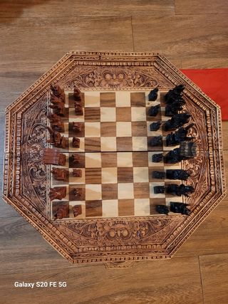 Ajedrez Balines en madera tallada a mano  450 €