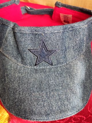 Cappello donna a visiera.