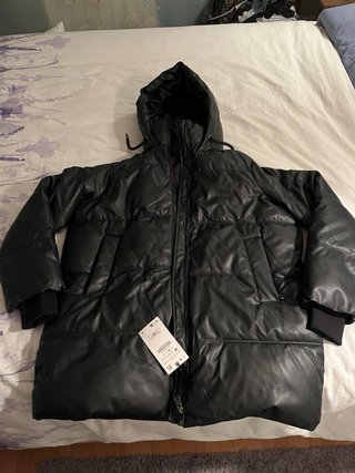 Abrigo imitacion cuero de zara sin estrenar