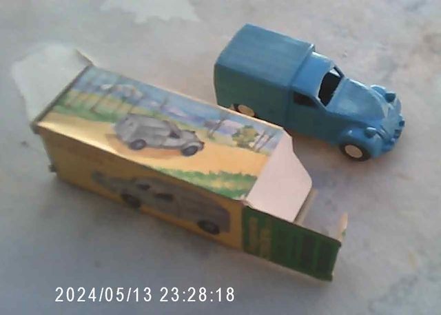 scatola vuota- Citroen 2CV-Plastics Albacete-