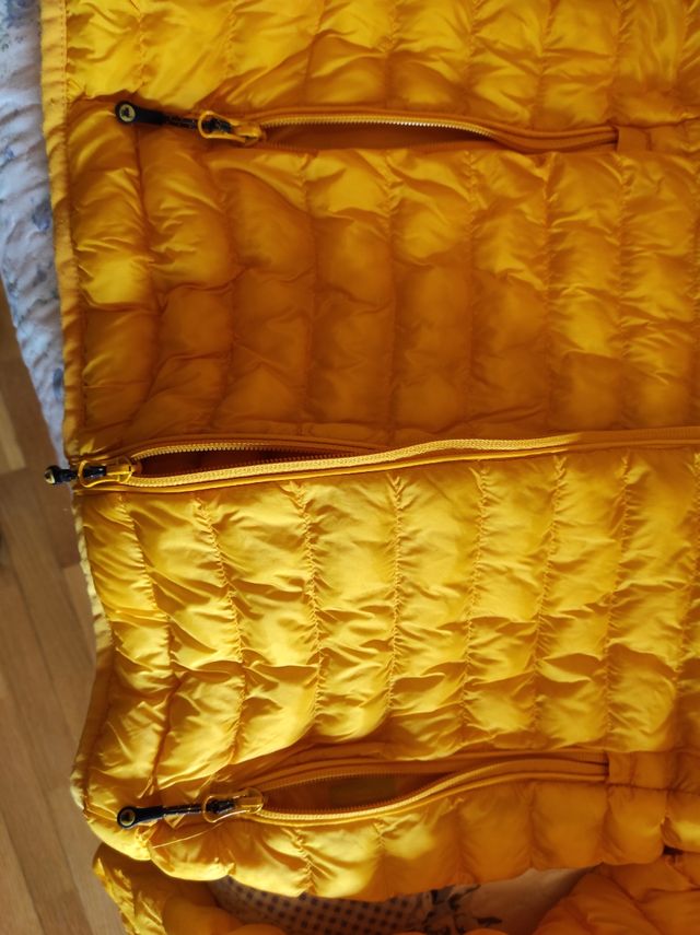 Casaco de inverno amarelo tamanho L