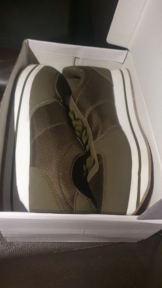 Zapatillas deportivas verde botella 40