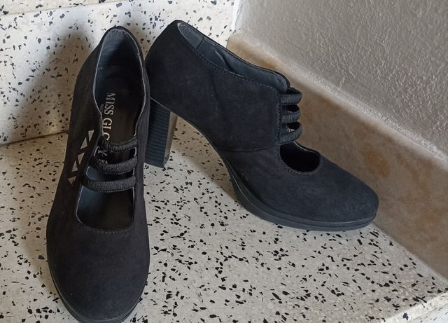 Sandali neri da donna in vera pelle