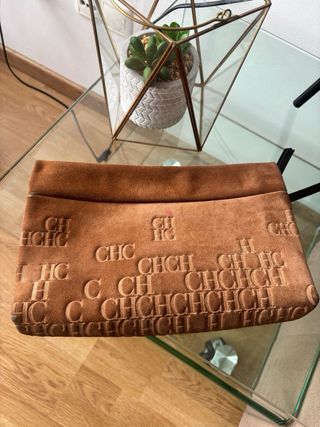 clutch carolina herrera