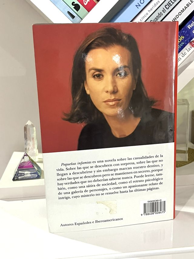 Libro Pequeñas infamias de Carmen Posadas
