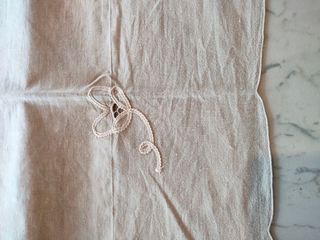 Copriletto vintage ricamato a mano