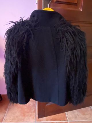 cazadora negra de pelo