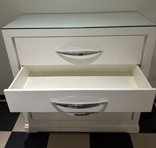 conjunto de mesitas y comoda