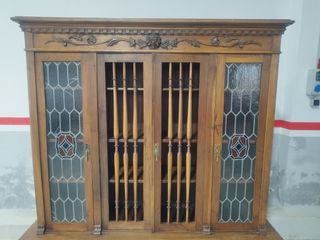 ANTIGUA LIBRERÍA TALLADA Y CRISTAL