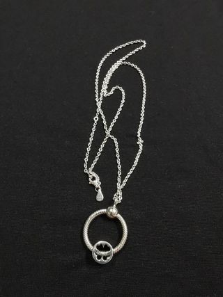 Cadena, colgante y charm Pandora