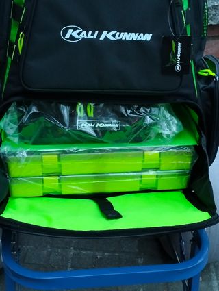 PESCA,BOTAS  y accesorios pesca- todo nuevo.