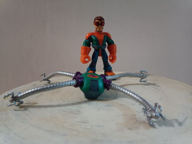 FIGURA DOCTOR OCTOPUS  SPIDERMAN