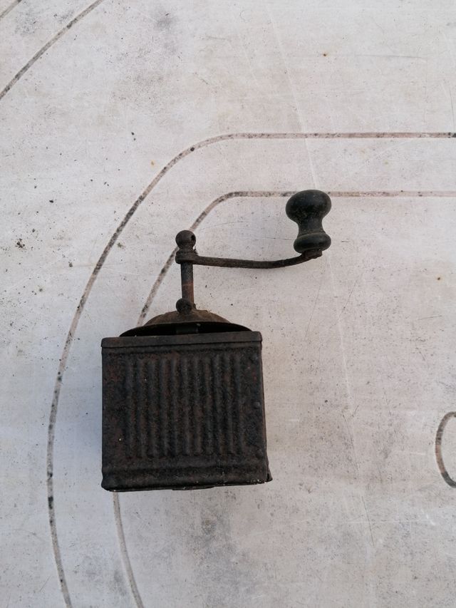 Macinacaffe in ferro battuto