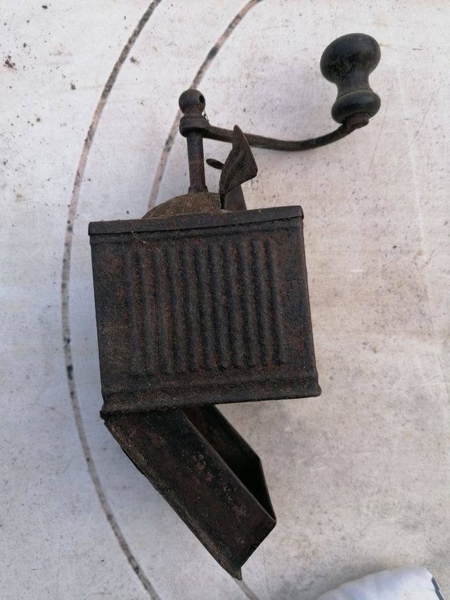 Macinacaffe in ferro battuto