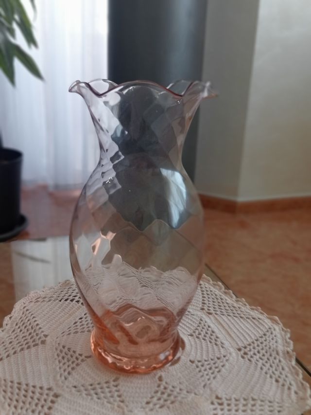 Jarrón rosado de 20 cm