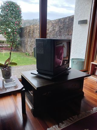 MUEBLE PARA TELEVISOR.