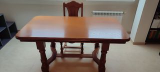 Mesa de comedor de castaño