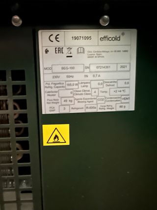 botellero 2 puertas / nevera bar