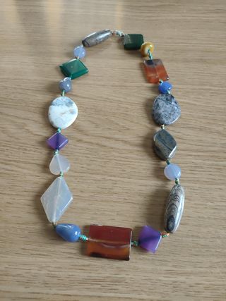 Collana di pietre