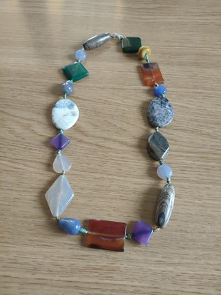 Collana di pietre