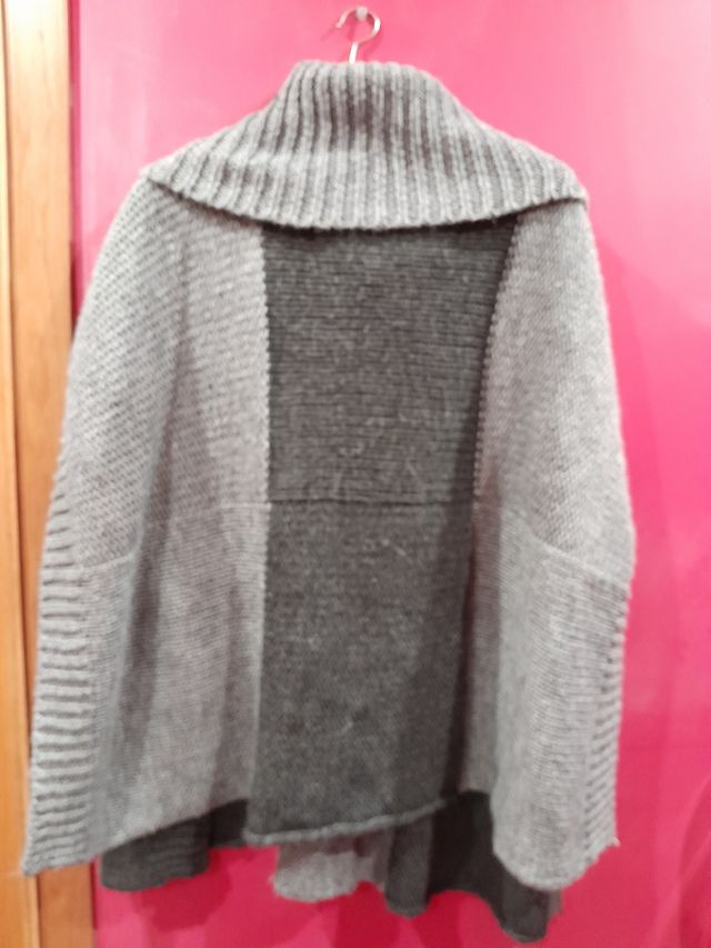 Poncho Zara lana.