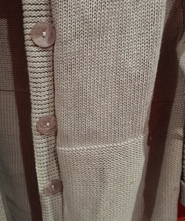 Chaqueta Amichi nueva beige.