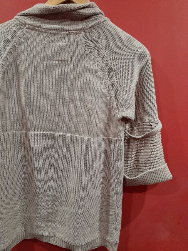 Chaqueta Amichi nueva beige.