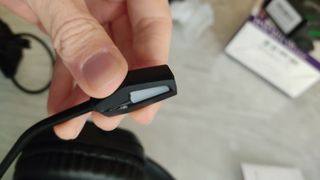 Cuffie gaming con luci RGB e microfono