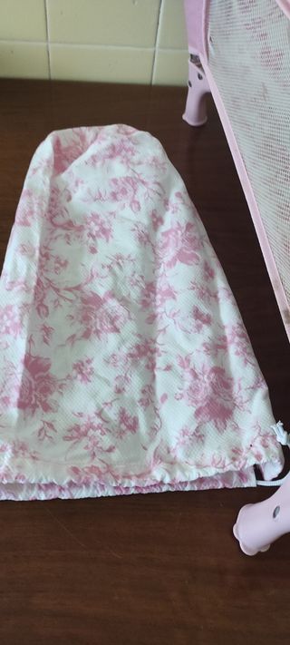 Cuna de viaje rosa para muñecas + bolsa rosa 