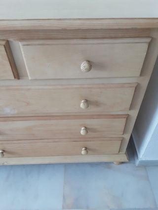 Cómoda de madera de Pino