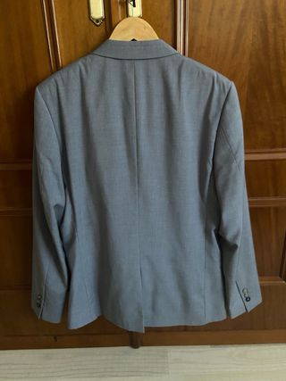 Traje gris de El Corte Inglés