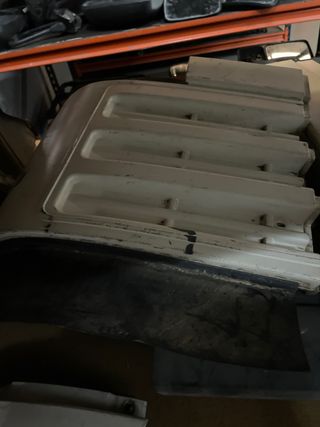 rejilla delantera de nissan eco t 100 L35