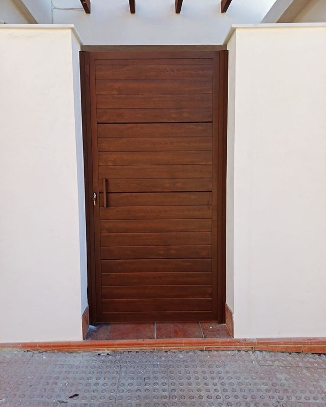 puerta imitacion madera