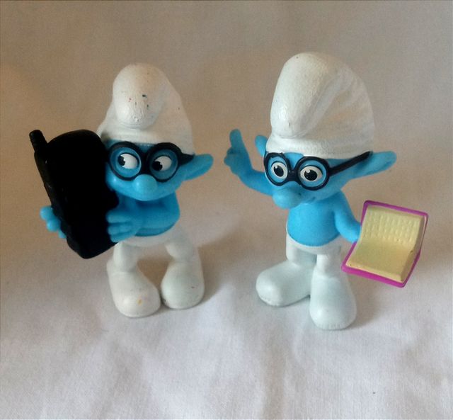 Smurf 2013 brany con cellulare e libro peyo