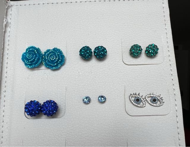 Set orecchini blu a bottone brand Accessorize