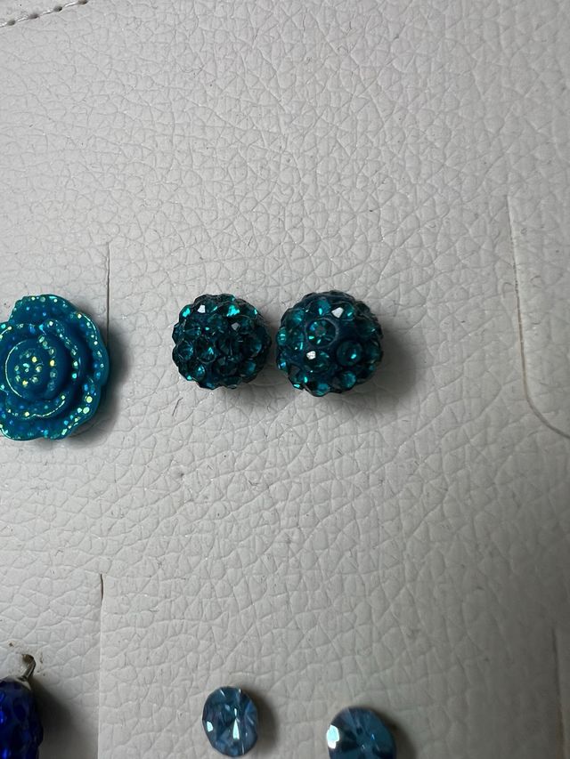 Set orecchini blu a bottone brand Accessorize