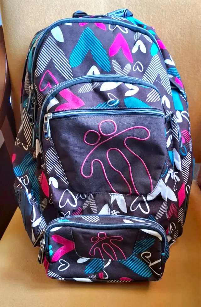 Mochila + Estuche corazones Totto