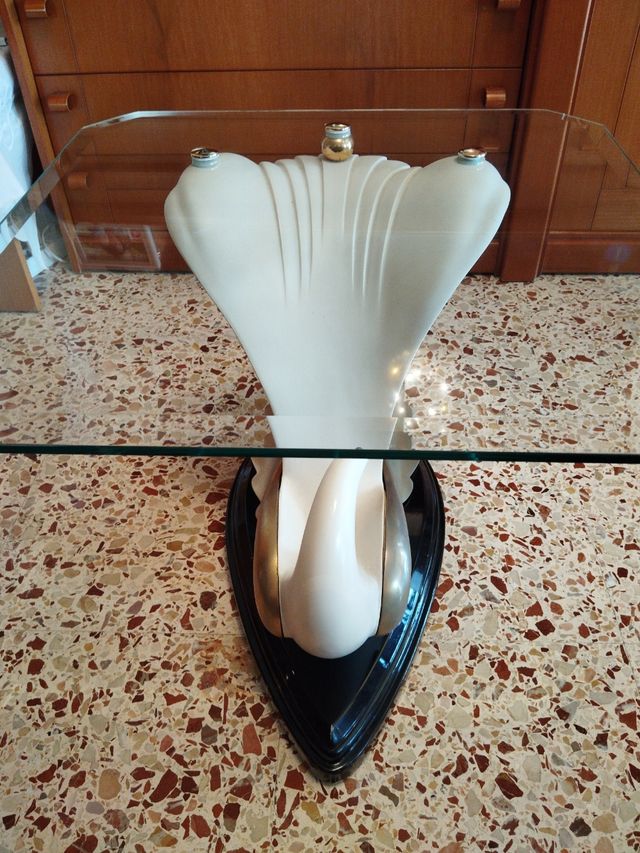 Mesa comedor de cristal.