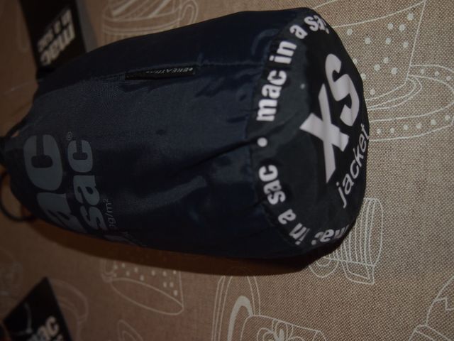 Jacket tipo k-way mec in a sac taglia XS rossa/ner