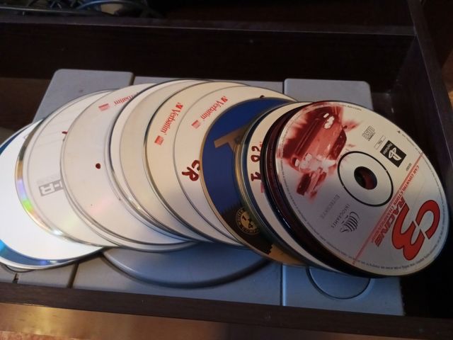 PlayStation con guía de instrucciones.