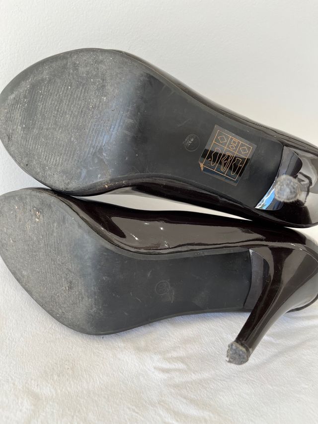 Zapato salon tacon charol marron 39