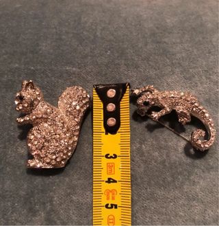 Broches piedrecitas