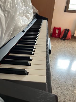 Piano Roland RP-301RW