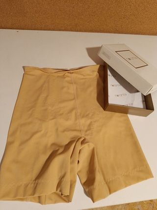 Faja fina con entrepierna